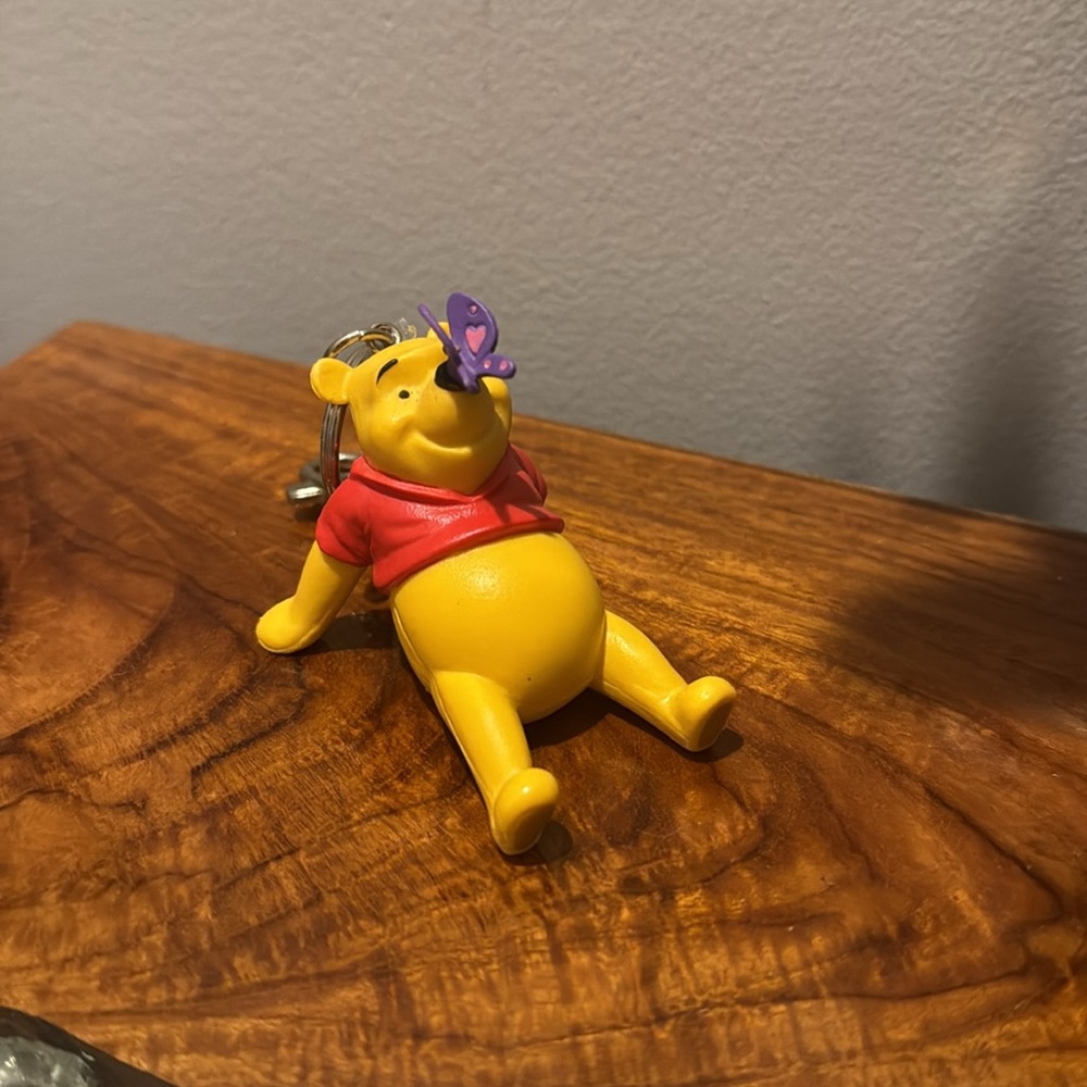 Winnie The Pooh Keychain Disney 3D Purple Butterfly - Picture 3 of 5